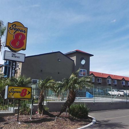 Super 8 By Wyndham San Diego/Imperial Beach Eksteriør billede