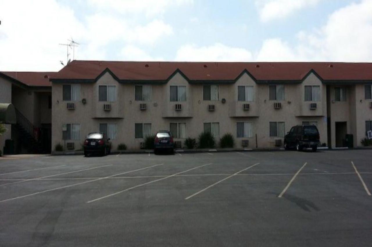 Super 8 By Wyndham San Diego/Imperial Beach Eksteriør billede