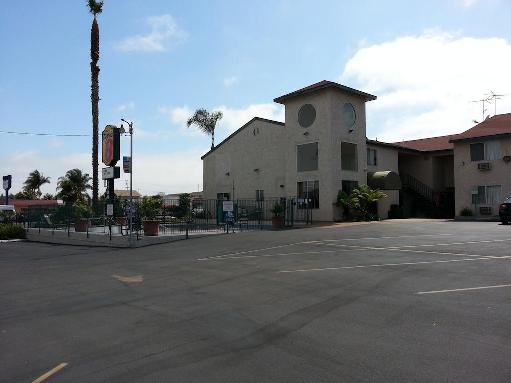 Super 8 By Wyndham San Diego/Imperial Beach Eksteriør billede