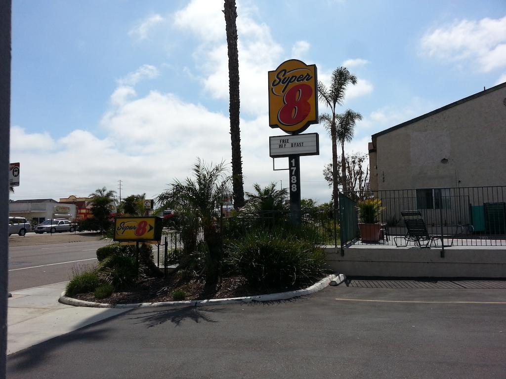 Super 8 By Wyndham San Diego/Imperial Beach Eksteriør billede