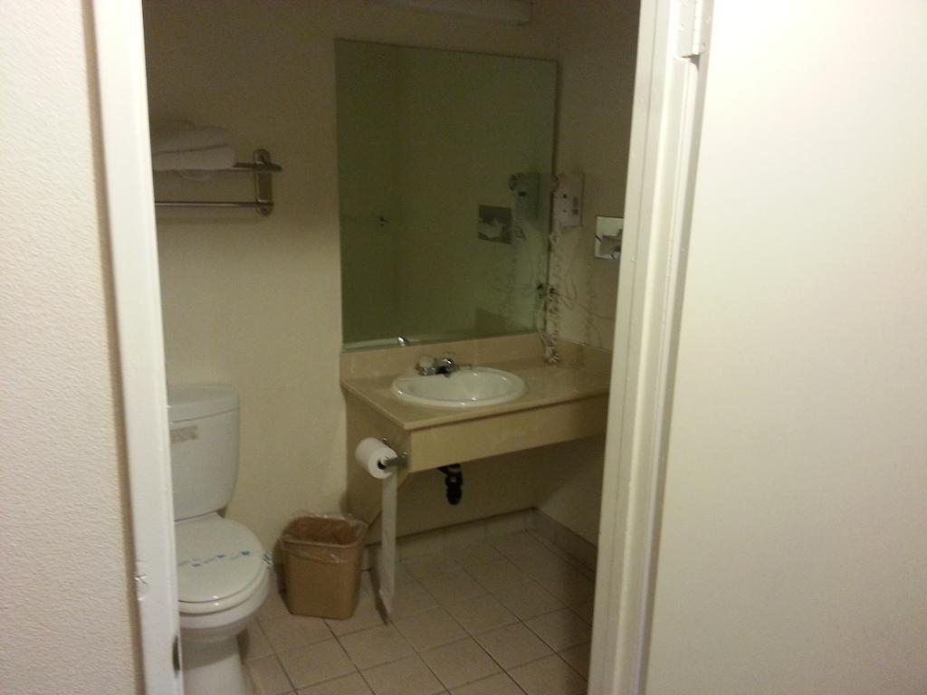 Super 8 By Wyndham San Diego/Imperial Beach Eksteriør billede