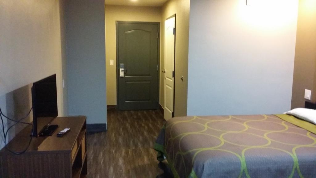 Super 8 By Wyndham San Diego/Imperial Beach Eksteriør billede