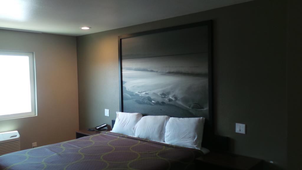 Super 8 By Wyndham San Diego/Imperial Beach Eksteriør billede