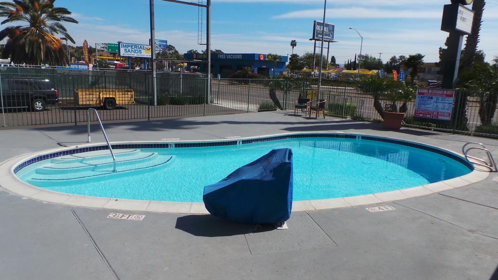 Super 8 By Wyndham San Diego/Imperial Beach Eksteriør billede