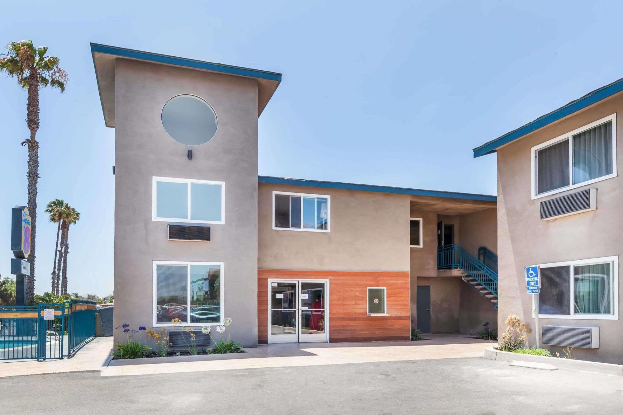 Super 8 By Wyndham San Diego/Imperial Beach Eksteriør billede
