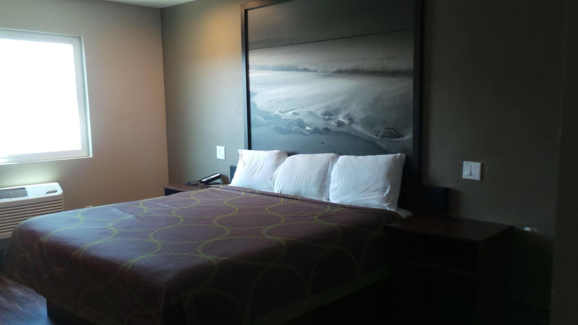 Super 8 By Wyndham San Diego/Imperial Beach Eksteriør billede